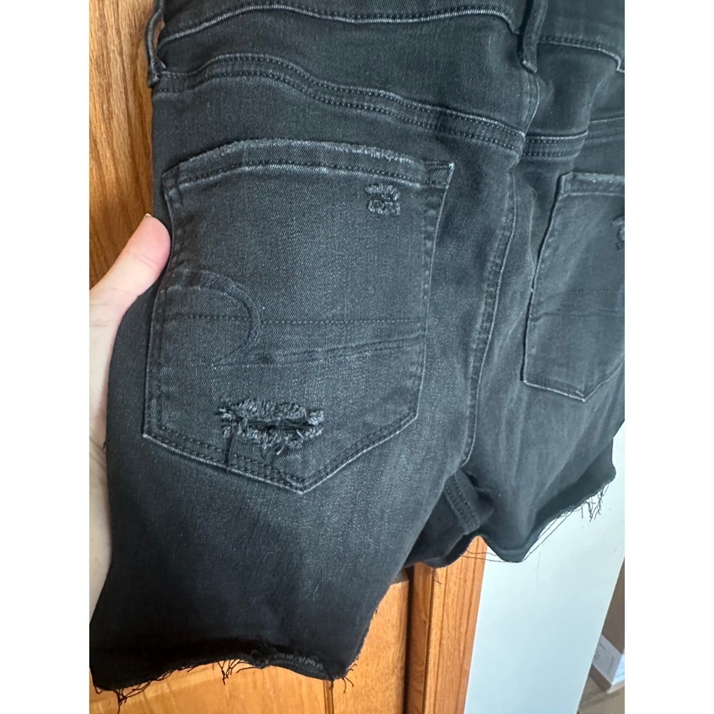 American Eagle Black Distressed High Waisted Button Fly Denim Shorts Womens 12 - Picture 5 of 9
